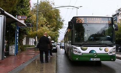 Επανακυκλοφορούν την Τετάρτη λεωφορεία και τρόλει: Αναλυτικά το πώς θα κινηθούν τα ΜΜΜ