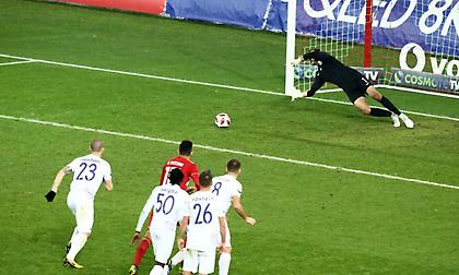 Το έκανε ξανά ο Σαράνοφ: Το 2019 είχε αποκλείσει τον Ολυμπιακό πιάνοντας πέναλτι του Φορτούνη!