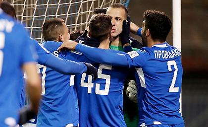 Τεράστια Λαμία, πέταξε έξω από το Κύπελλο τον Άρη με ήρωα ξανά τον Σαράνοφ!