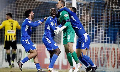 Ήρωας ο Σαράνοφ: Έσωσε τετ-α-τετ και πέναλτι στις καθυστερήσεις