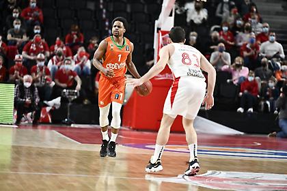 Απτόητη η Μπανταλόνα, δεν έφτανε ο σούπερ Φέρελ για Ολίμπια