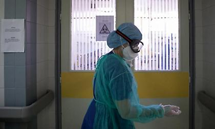 Κορωνοϊός: Νέα ψυχρολουσία με 115 νεκρούς - 17.960 τα νέα κρούσματα, 646 διασωληνωμένοι