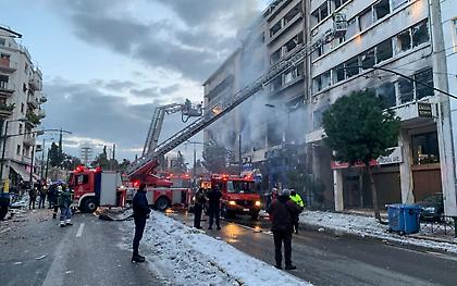 Έκρηξη στη Συγγρού: Διαρροή αερίου «βλέπει» η Πυροσβεστική, ένας 78χρονος τραυματίας