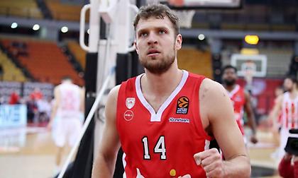 Βεζένκοφ: «Τελείωσαν και το αήττητο και όλες οι… καραμέλες. Πρέπει να κάνουμε αυτοκριτική»