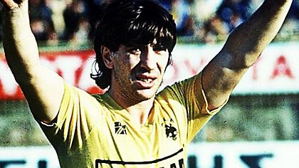 Τα πέντε γκολ του Μαύρου σε ένα παιχνίδι με την ΑΕΚ και ο λόγος που... στεναχωρήθηκε ο πατέρας του