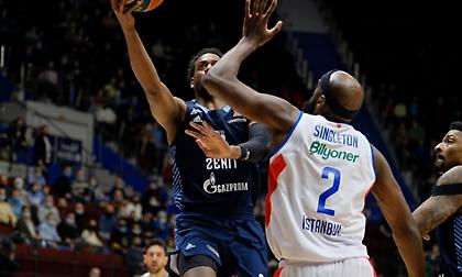 «Κατάπιε» την Εφές και έπιασε τετράδα η Ζενίτ!