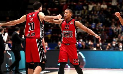 Έραψε «κοστουμάκι» και στη Ζαλγκίρις η Αρμάνι