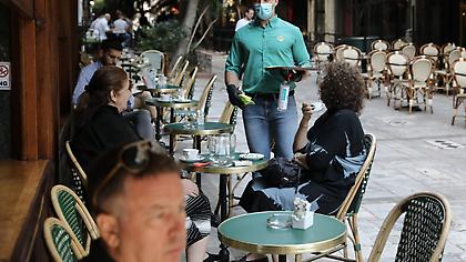 Κορωνοϊός: Μερική άρση των μέτρων από Δευτέρα – Τι αλλάζει σε μουσική, εστίαση