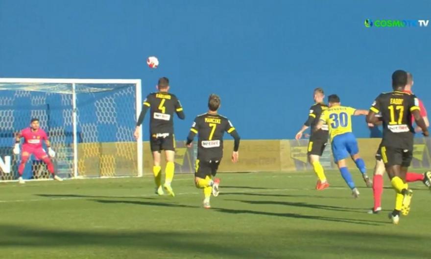 Δοκάρι για τον Παναιτωλικό με «κεραυνό» του Μεντόσα