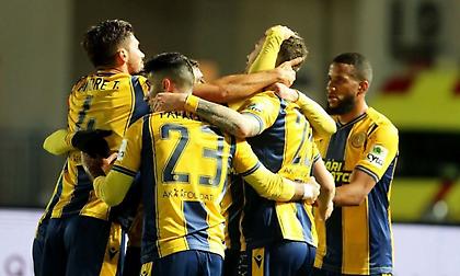 Έκανε «κηδεία» στον Άρη η ΑΕΛ και του «κόβει» τον τίτλο