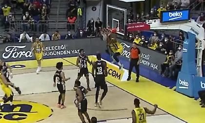 Σόου... Φλόιντ στο πρώτο ημίχρονο κόντρα στη Βιλερμπάν με εντυπωσιακή τάπα και κάρφωμα!