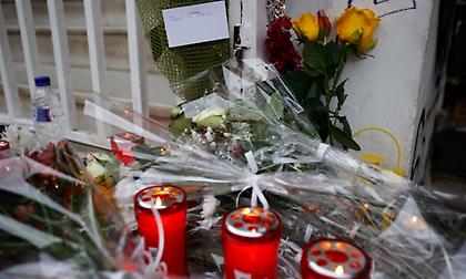 Λουλούδια στο σημείο της δολοφονίας άφησε ο Ζέρβας