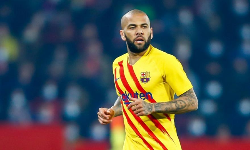 Μπαρτσελόνα: Αφήνει εκτός ευρωπαϊκής λίστας τον Ντάνι Άλβες
