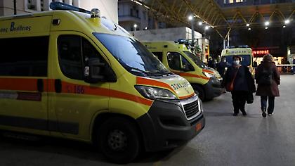 Συναγερμός στον Ευαγγελισμό: Γυναίκα ανέβηκε στην ταράτσα και απειλεί να πέσει