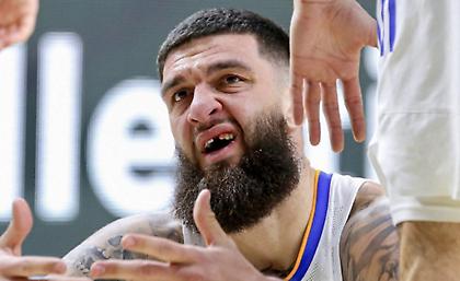 Πουαριέ για το σπασμένο δόντι από τον ΜακΚίσικ: «Είμαι ακόμη όμορφος» (pic)