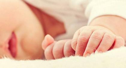 Μητέρα χτύπησε το 2 μηνών βρέφος της και κάλεσε το «Χαμόγελο του παιδιού» για να το περιθάλψουν!