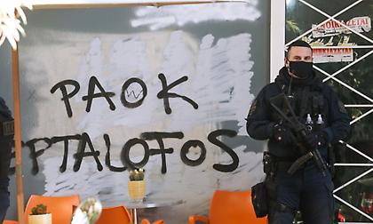 Νέα ευρήματα μετά την έφοδο της Αστυνομίας σε σύνδεσμο του ΠΑΟΚ στην Ομόνοια!