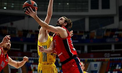 «Καθάρισε» την Άλμπα και έπιασε τετράδα η ΤΣΣΚΑ