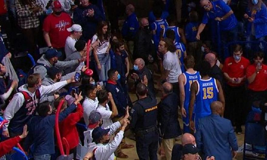 Παίκτης του UCLA έφτυσε οπαδούς και συνελήφθη