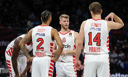 Ο κόουτς της εξέδρας: Άμυνα και τρίποντα έδωσαν τη νίκη στον Ολυμπιακό