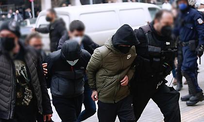 Διώξεις για ανθρωποκτονία με δόλο και στους 8 συλληφθέντες για τη δολοφονία του Άλκη