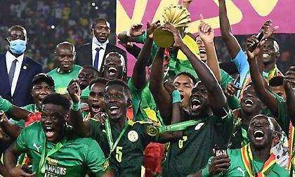 Ξέρανε την Αίγυπτο στα πέναλτι και… επιτέλους το σήκωσε η Σενεγάλη του Σισέ!