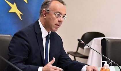 «Παράθυρο» Σταϊκούρα για επίδομα τροφίμων