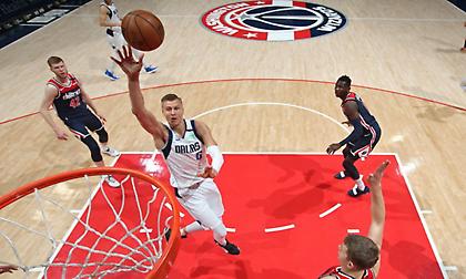 Κι άλλη βόμβα: Στους Γουίζαρντς ο Πορζίνγκις, στους Μάβερικς ο Ντινγουίντι!