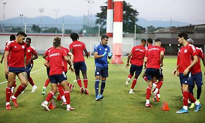 Η αποστολή του Ολυμπιακού για το ντέρμπι με την ΑΕΚ: Εκτός Σισέ και Κούντε, μέσα Φαντιγκά και Κίτσος