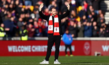 Αποθεώθηκε ο Έρικσεν από τους οπαδούς της Μπρέντφορντ