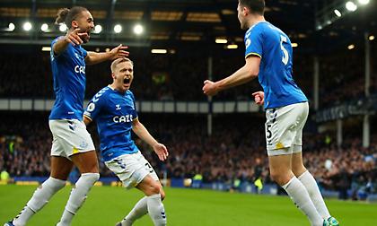 Πάτησε τη Λιντς και ανάσανε η Έβερτον