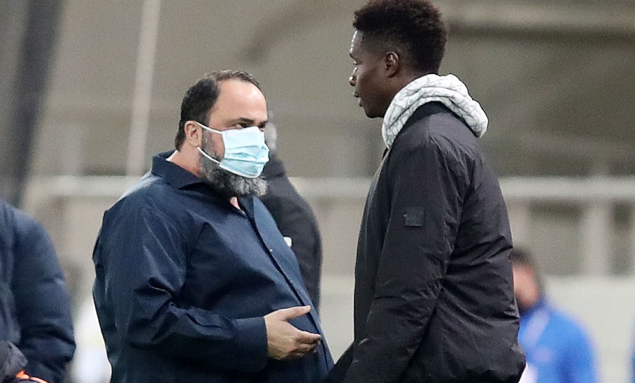 Ολυμπιακός-ΑΕΚ: Οι αγκαλιές Μαρινάκη-Σισέ