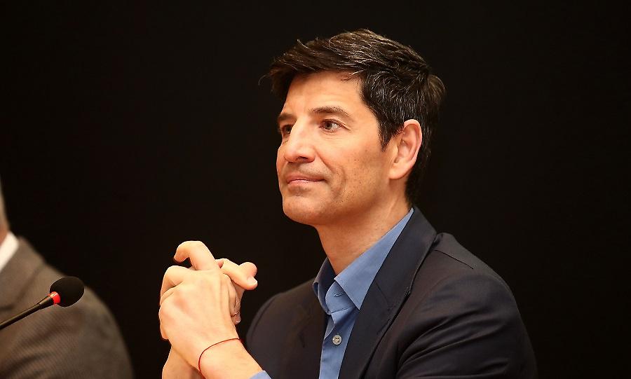 Στιχουργός τραγουδιών του Ρουβά απαντά στον Τερζή:«Η απαγόρευσή του δεν ισχύει για τα τραγούδια μου»