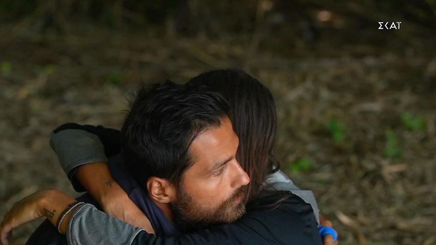 Survivor: Λύγισε στην αγκαλιά του Γιάννη η Σοφιάννα: «Τα λόγια του είναι αυτά που θέλω να ακούσω»