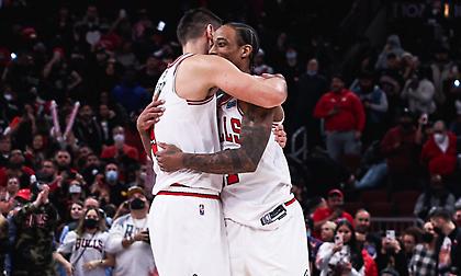 Υποτάχθηκαν στον ΝτεΡόζαν οι Σπερς, ύψωσε ανάστημα ο Κάρι για τους Νετς