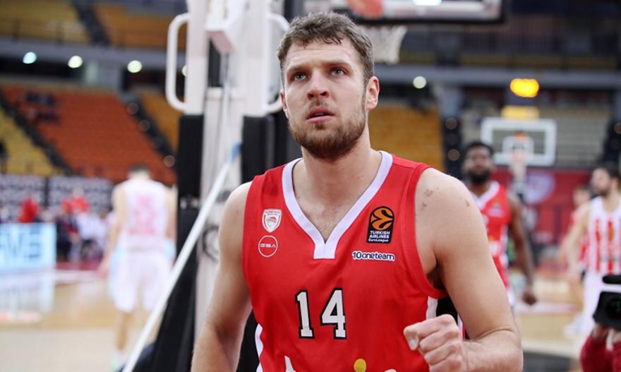 Βεζένκοφ: «Όλοι στον Ολυμπιακό διψασμένοι για το Κύπελλο»