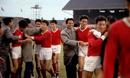 Πρωταθλητές του Μίντλεσμπρο: Η ομάδα που «νίκησε» τον Ψυχρό Πόλεμο και γέννησε την πιο απίθανη φιλία