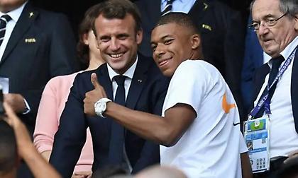 Μακρόν και Σαρκοζί... πιέζουν τον Εμπαπέ να ανανεώσει με Παρί!