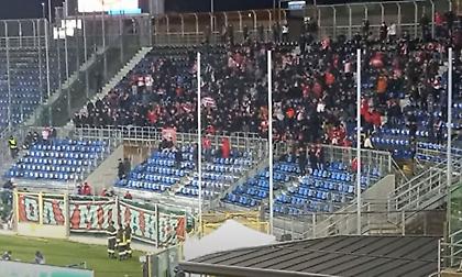 Βίντεο του sport-fm.gr από το Μπέργκαμο: Βροντερό «παρών» από 800 και πλέον οπαδούς του Ολυμπιακού!