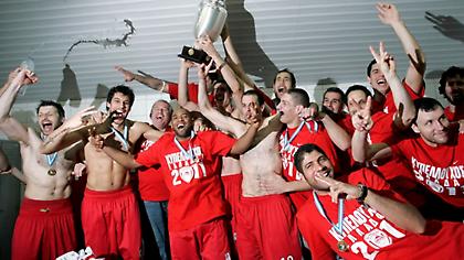 Το τελευταίο «ερυθρόλευκο» Κύπελλο Ελλάδας κόντρα στον τροπαιούχο της Ευρωλίγκας Παναθηναϊκό