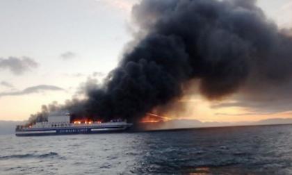 Φωτιά στο Euroferry Olympia: Διασώθηκαν οι δύο άνδρες που είχαν εγκλωβιστεί στο γκαράζ