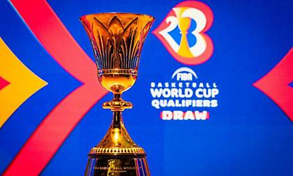 Το τρόπαιο του Παγκοσμίου Κυπέλλου στο Ελλάδα-Τουρκία