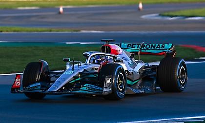 Ο πρώτος γύρος του Χάμιλτον με το νέο μονοθέσιο της Mercedes