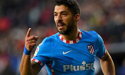 Ασύλληπτη γκολάρα του Λουίς Σουάρες: «Κρέμασε» τον τερματοφύλακα από τα 40 μέτρα!