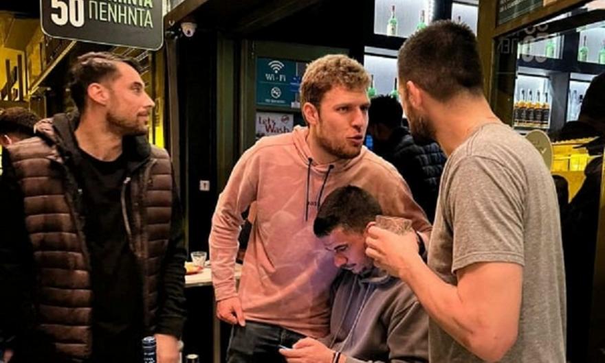 Ολυμπιακός: Οι παίκτες τραγουδούν «είσαι στο μυαλό»