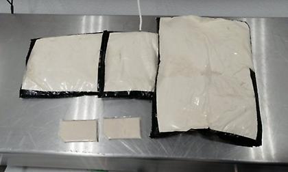Έκρυβαν σχεδόν 10 κιλά ηρωίνης μέσα σε δύο πυροσβεστήρες