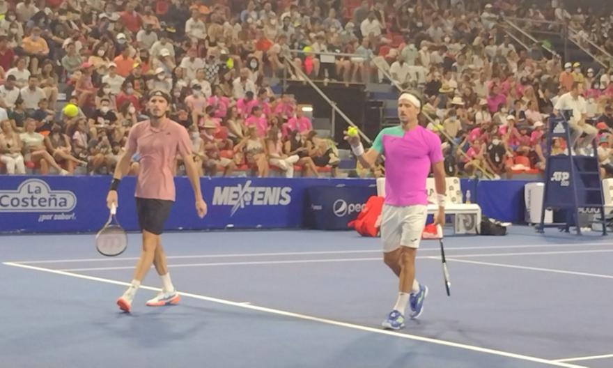 Τσιτσιπάς: Πρόκριση στο διπλό