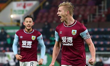 Τεράστιες νίκες παραμονής για Μπέρνλι και Πάλας κόντρα σε Τότεναμ και Γουόρφορντ!