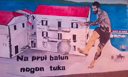 Πίνουν νερό στο όνομα του Λιβάγια στη Χάιντουκ: Έγινε από τατουάζ, μέχρι τοιχογραφία!