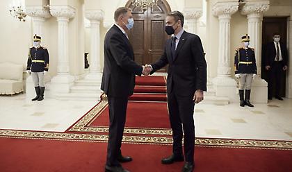 Επίσκεψη Μητσοτάκη στη Ρουμανία: Θα αντιδράσουμε κοινά στις ρωσικές προκλήσεις στην Ουκρανία